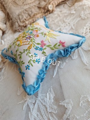 画像11: アンティーク刺繍クッション