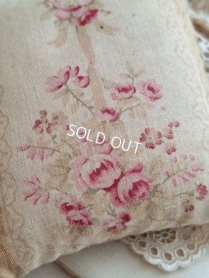 画像2: フレンチローズ柄クッション