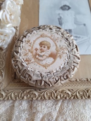 antiquedrageebox