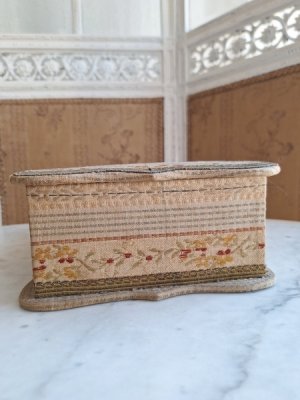 画像7: ツール付アンティークカルトナージュボックス