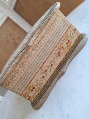 画像8: ツール付アンティークカルトナージュボックス