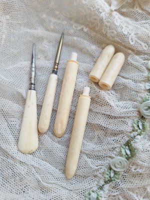 画像10: ツール付アンティークカルトナージュボックス