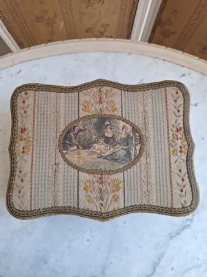 画像14: ツール付アンティークカルトナージュボックス