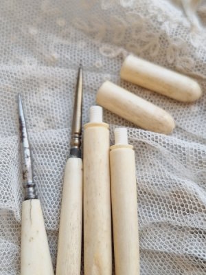 画像11: ツール付アンティークカルトナージュボックス