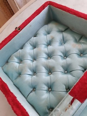 画像12: アンティーククッション付ボックス