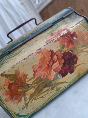 画像3: アンティーク花柄ティンバスケット