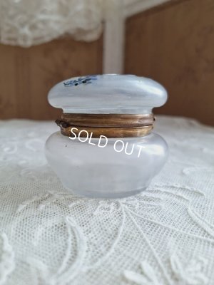 画像7: アンティークガラスパウダージャー