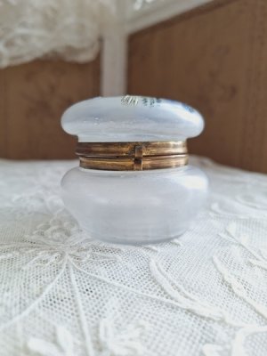 画像10: アンティークガラスパウダージャー