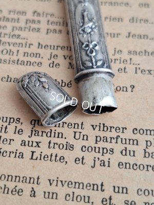 画像2: アンティーク花かごレリーフニードルケース