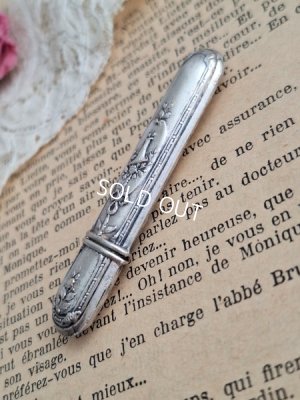 画像8: アンティーク花かごレリーフニードルケース