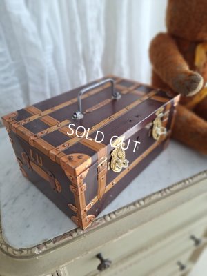 画像2: LUトランク型ビスケット缶