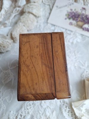 画像13: モシュリンヌクッション付ボックス