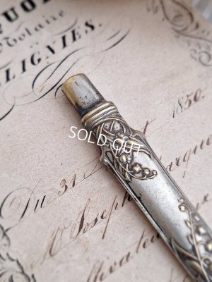 画像2: アンティークすずらんレリーフペンシル