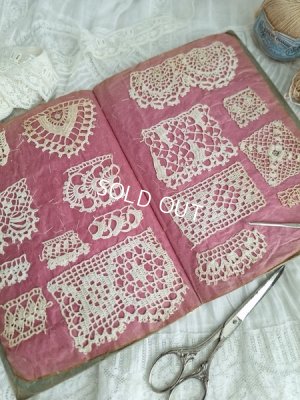 crochetlacesamplebook