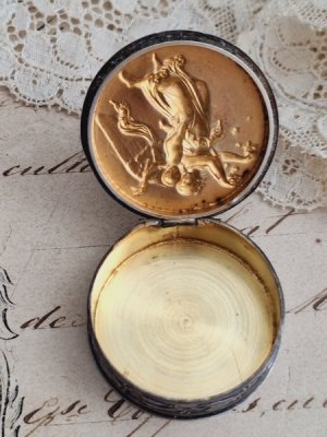 画像10: アンティーク天使レリーフケース