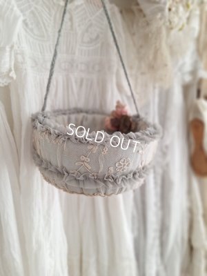 画像2: アンティークレースパニエ
