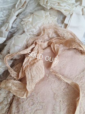 画像2: アンティークレースクッション