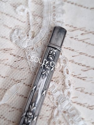 画像10: アンティークローズレリーフペンシル