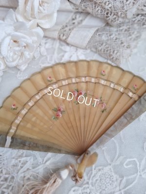 画像4: アンティークローズ手描きセルロイド扇子