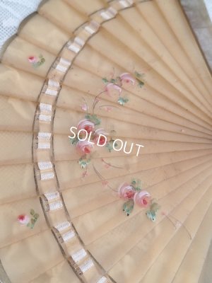 画像14: アンティークローズ手描きセルロイド扇子