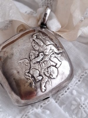 画像3: アンティーク天使のガラガラ