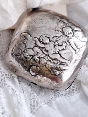 画像2: アンティーク天使のガラガラ