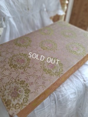 antiquecartonnagebox