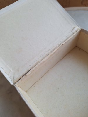 画像12: ツバメ柄アンティーク紙箱