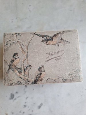 画像2: ツバメ柄アンティーク紙箱