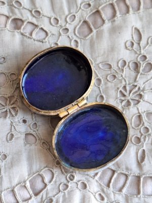 画像8: プチポワンピルケース