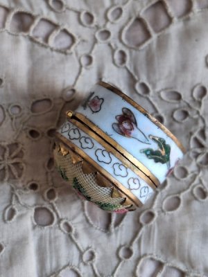 画像10: プチポワンピルケース