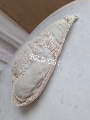 画像13: アンティークレースクッション
