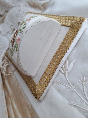 画像5: 刺繍のミサ典書ポーチ