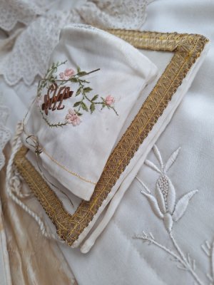 画像6: 刺繍のミサ典書ポーチ