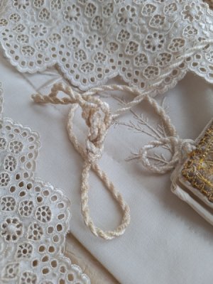 画像10: 刺繍のミサ典書ポーチ