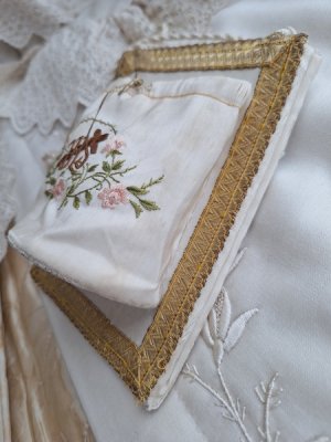 画像11: 刺繍のミサ典書ポーチ