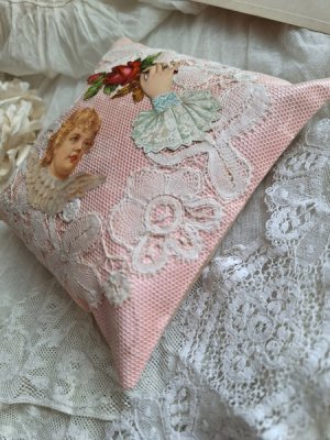 画像10: レースとクロモスラベンダークッション