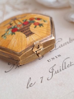 画像3: Houbigant花かご柄コンパクト