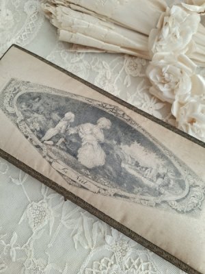 antiquedrageebox