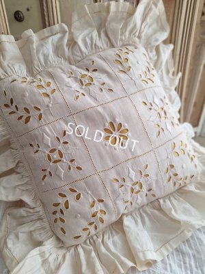 cutworklacecushion