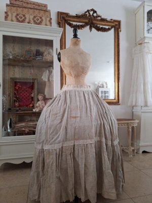 victoriancrinolinepanier