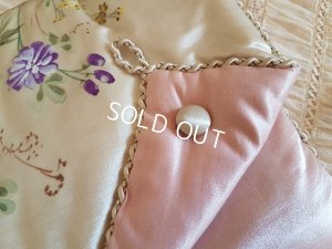 画像3: くるみボタン付シルクハンキーケース