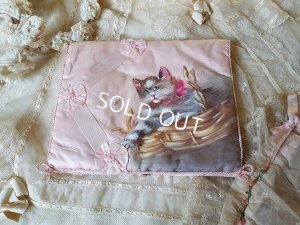 画像1: 猫柄シルクハンキーケース