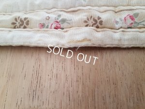 画像18: アンティ―クローズ柄キルト