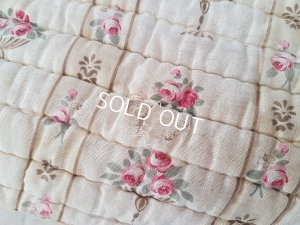 画像19: アンティ―クローズ柄キルト