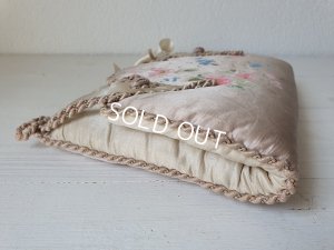 画像9: アンティークシルクハンキーケース