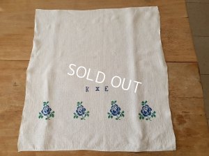 画像4:  ハンガリアン花柄刺繍リネンクロス