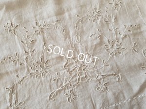 画像3: リボンとモノグラム入りカット刺繍ポーチ