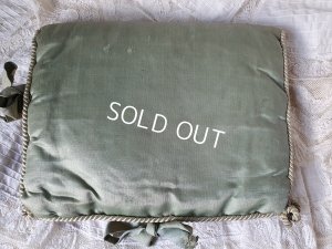 画像3: すみれ柄シルクハンキーケース