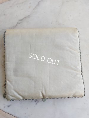 画像13: アンティークシルクハンキーケース